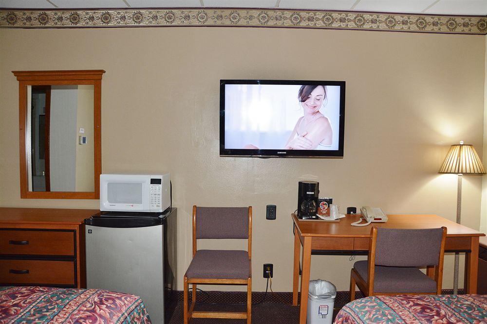 Budget Inn Marinette Εξωτερικό φωτογραφία