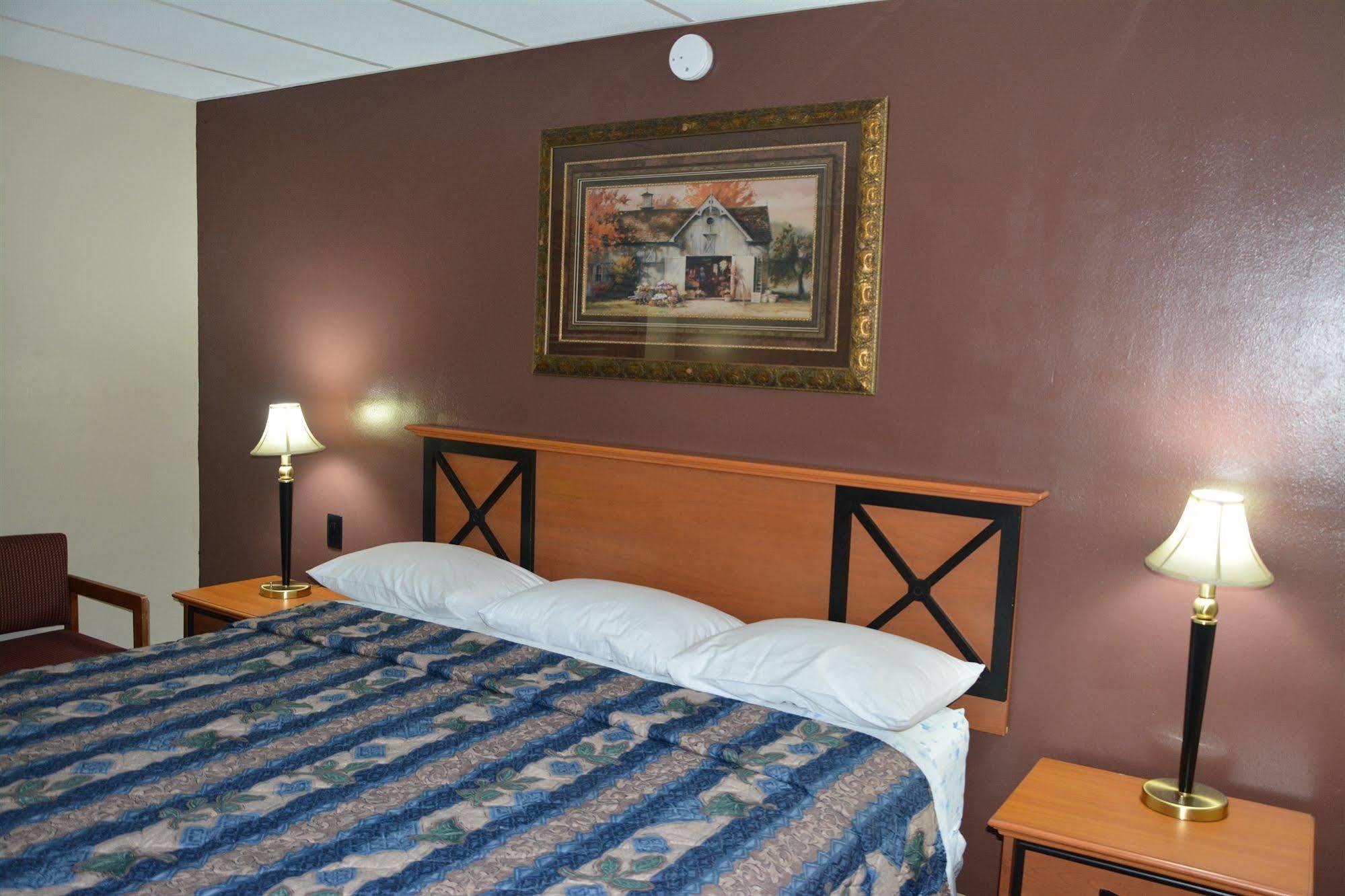 Budget Inn Marinette Εξωτερικό φωτογραφία
