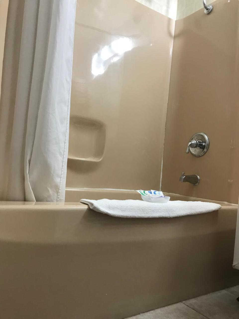 Budget Inn Marinette Εξωτερικό φωτογραφία